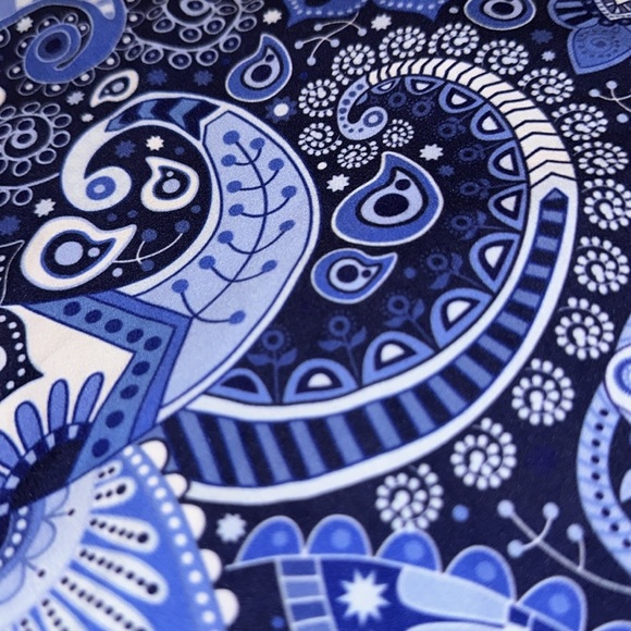 Treasure Lily OS Capri Paisley Leggings - Picture 3 of 3